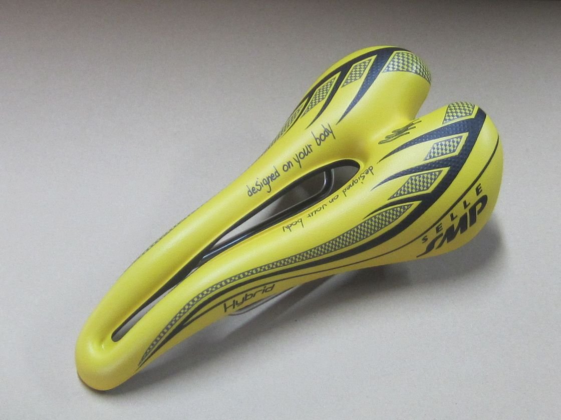 u*u様 SELLE SMP HYBRID サドル SELLE SMP HYBRID サドル 自転車 穴あきサドル お尻痛くない
